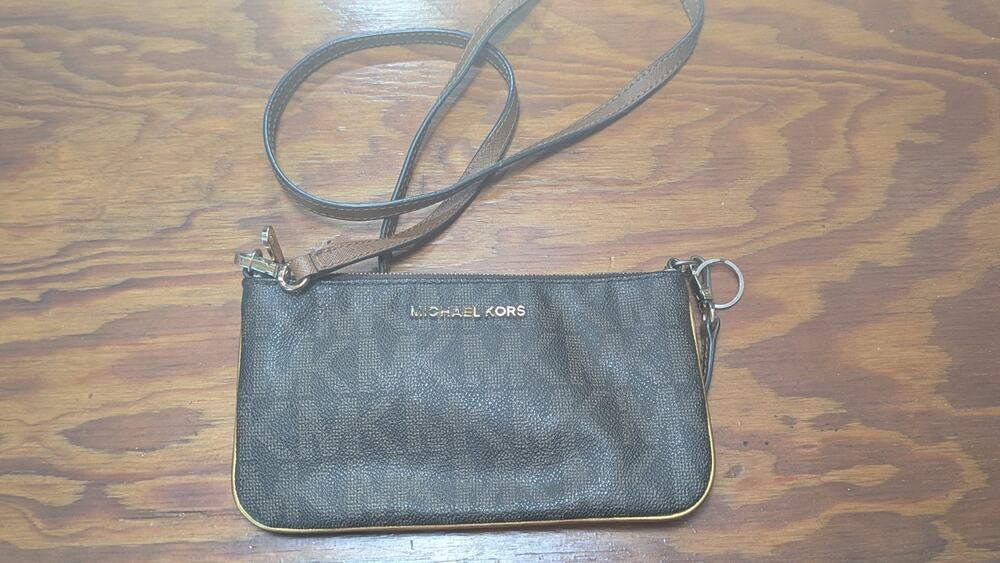 Michael Kors Jet Set Small Brown Signature Crossbody Wristlet Bag Gold